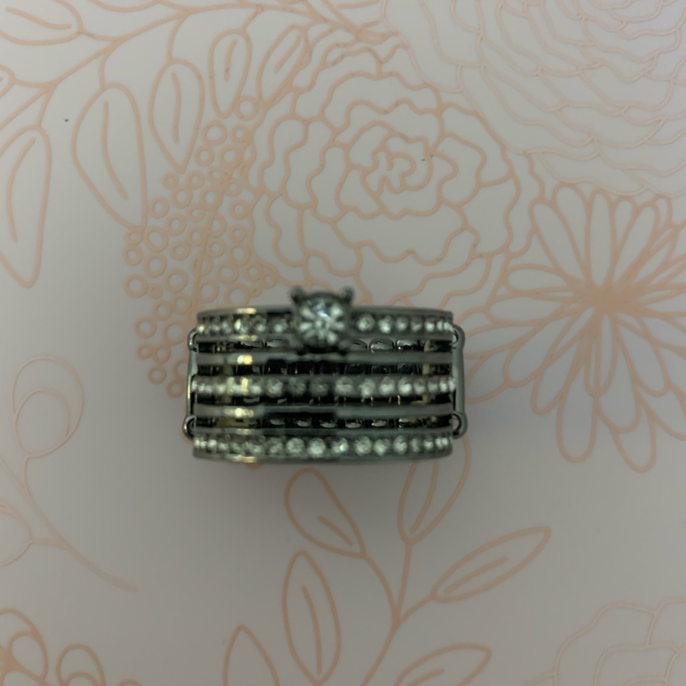 Ring - Picture 1 of 1